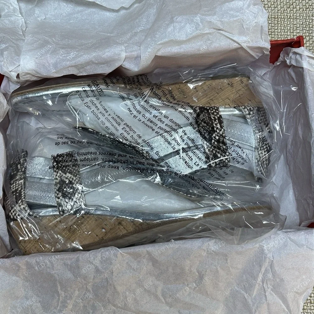 Donald J Pliner NIB Dori Embossed Leather Cork‎ Wedge Thong 6.5 Silver Snakeskin